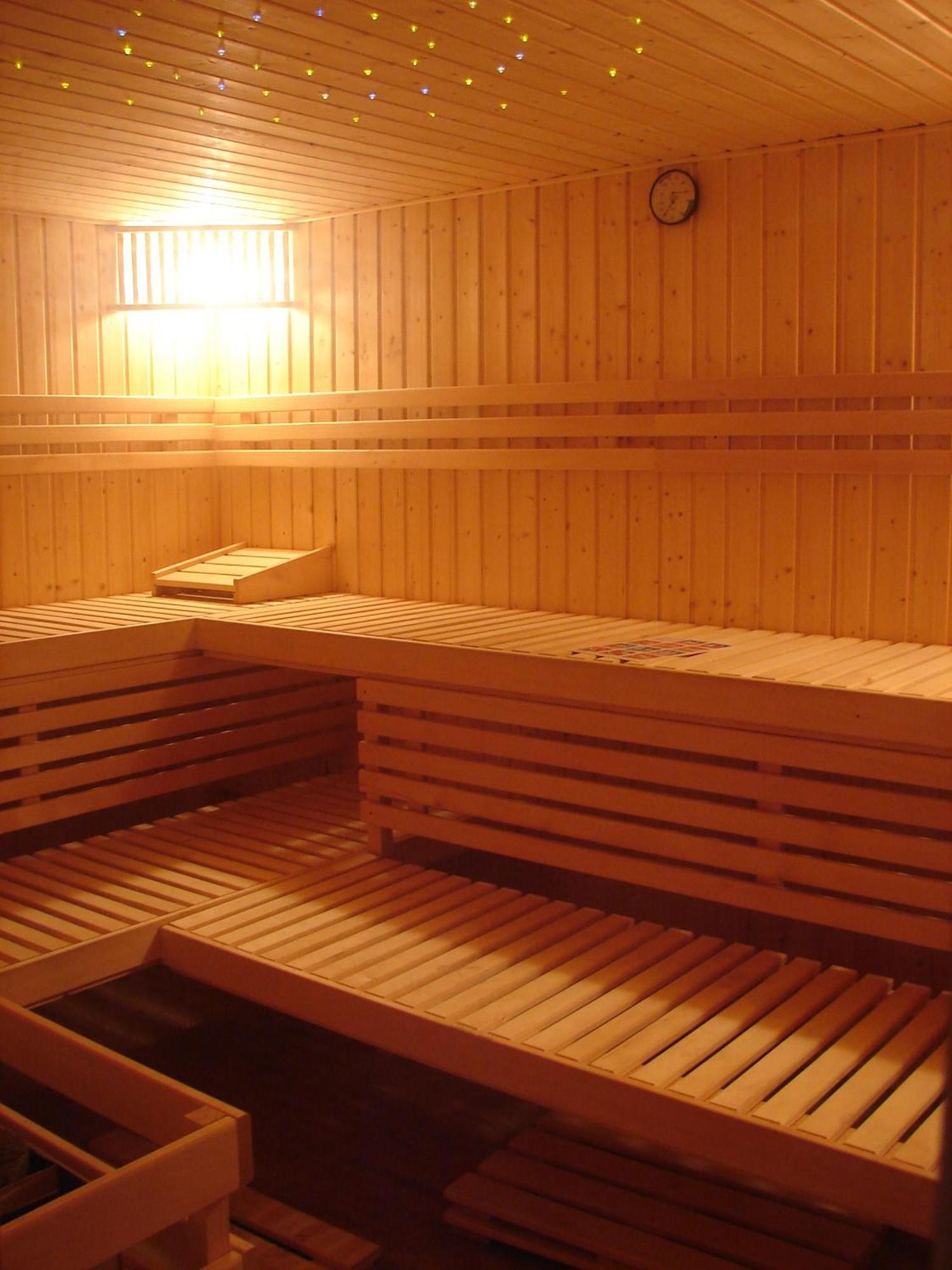 Hotel Golden Spirit Байле Херкулане Екстериор снимка