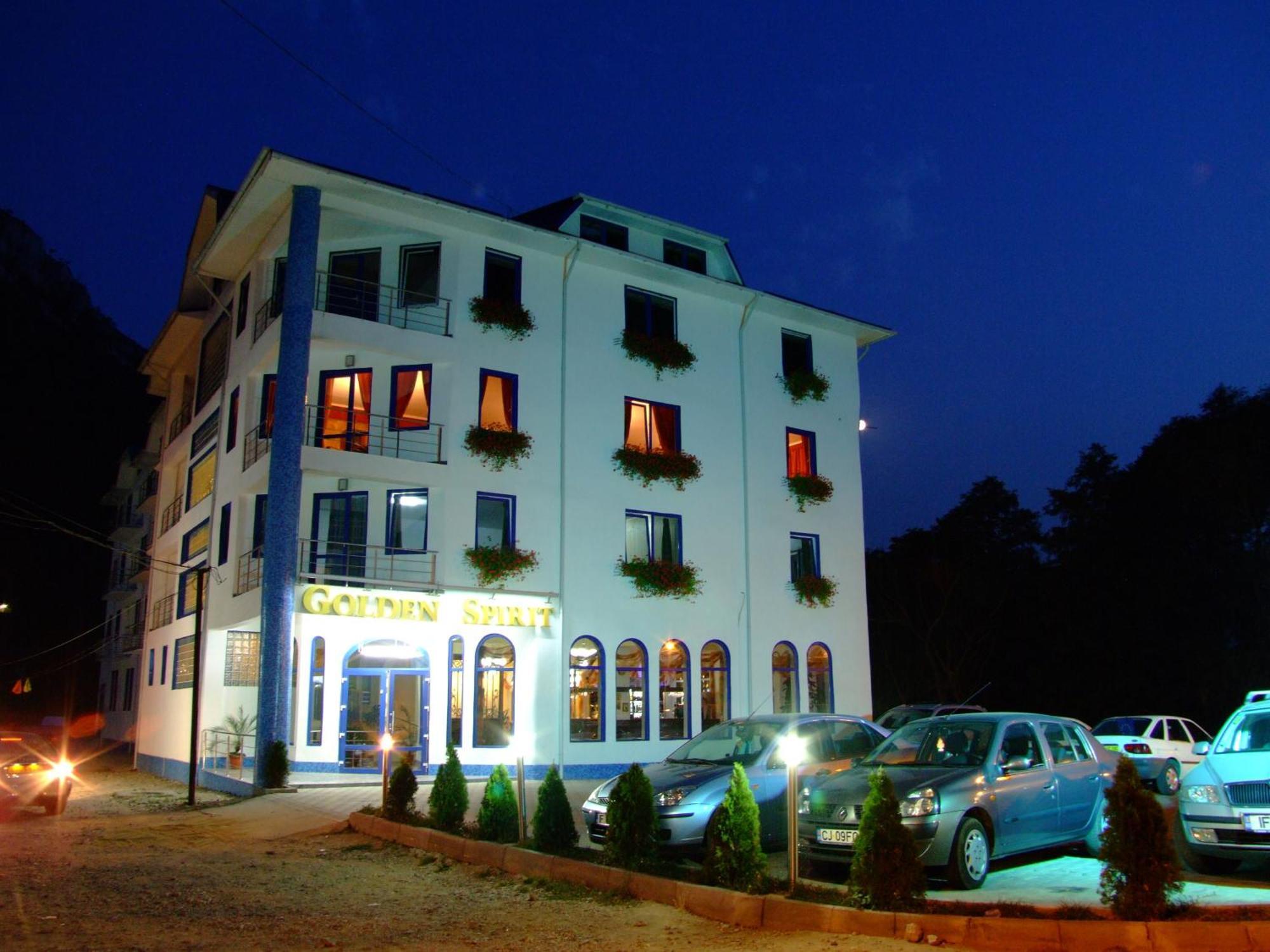 Hotel Golden Spirit Байле Херкулане Екстериор снимка