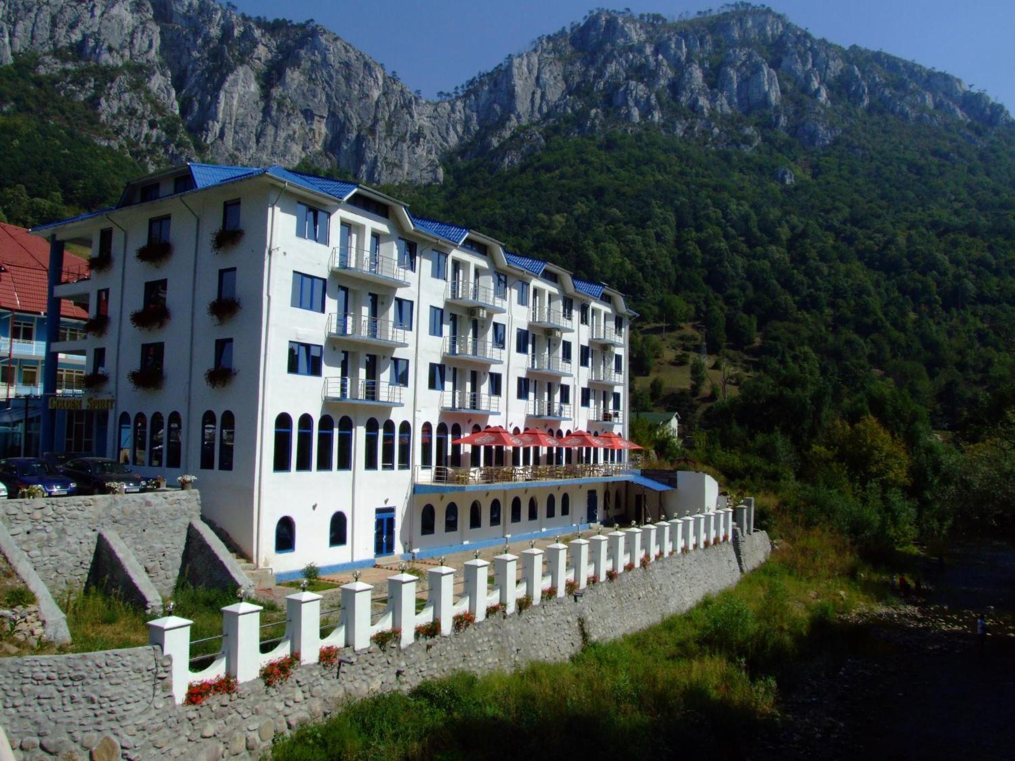Hotel Golden Spirit Байле Херкулане Екстериор снимка