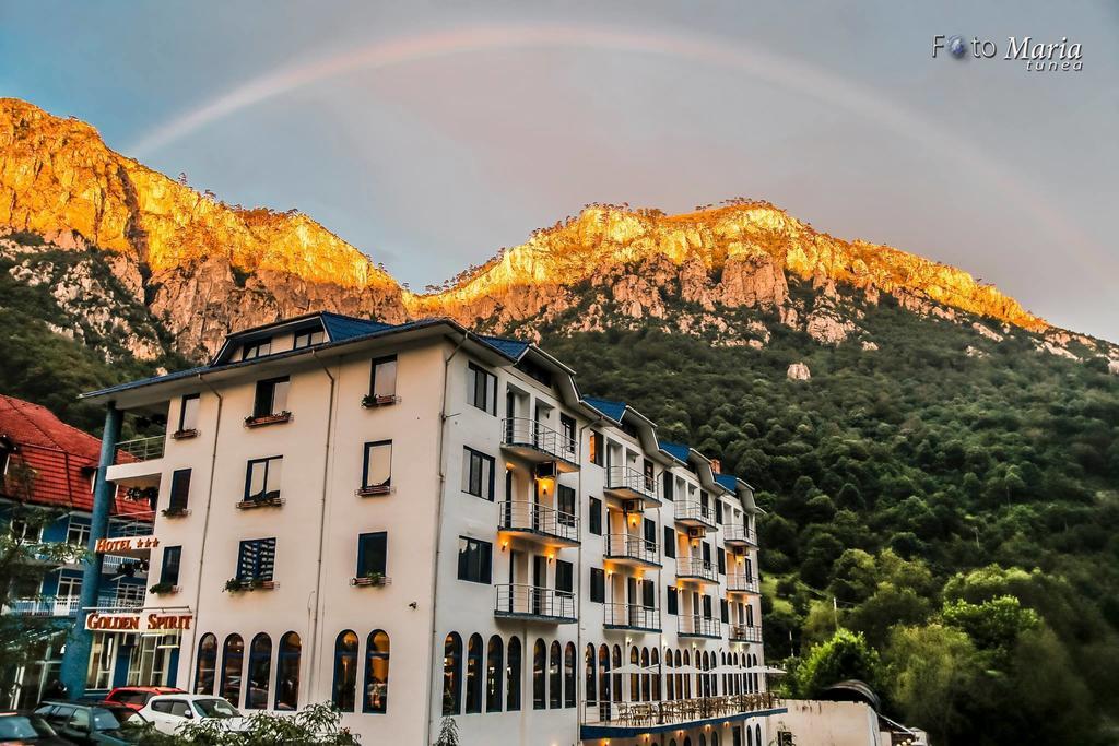 Hotel Golden Spirit Байле Херкулане Екстериор снимка